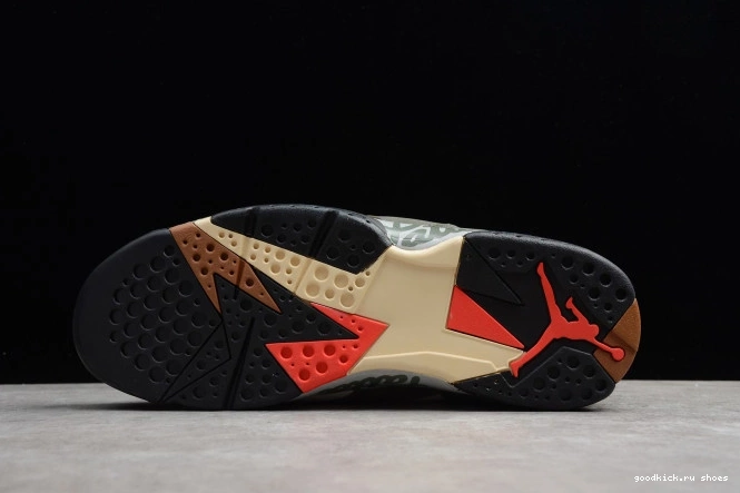AT3375-100 7 Icicle x Jordan Patta Air 0730